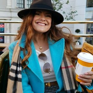 Meet your Posher, Heidy